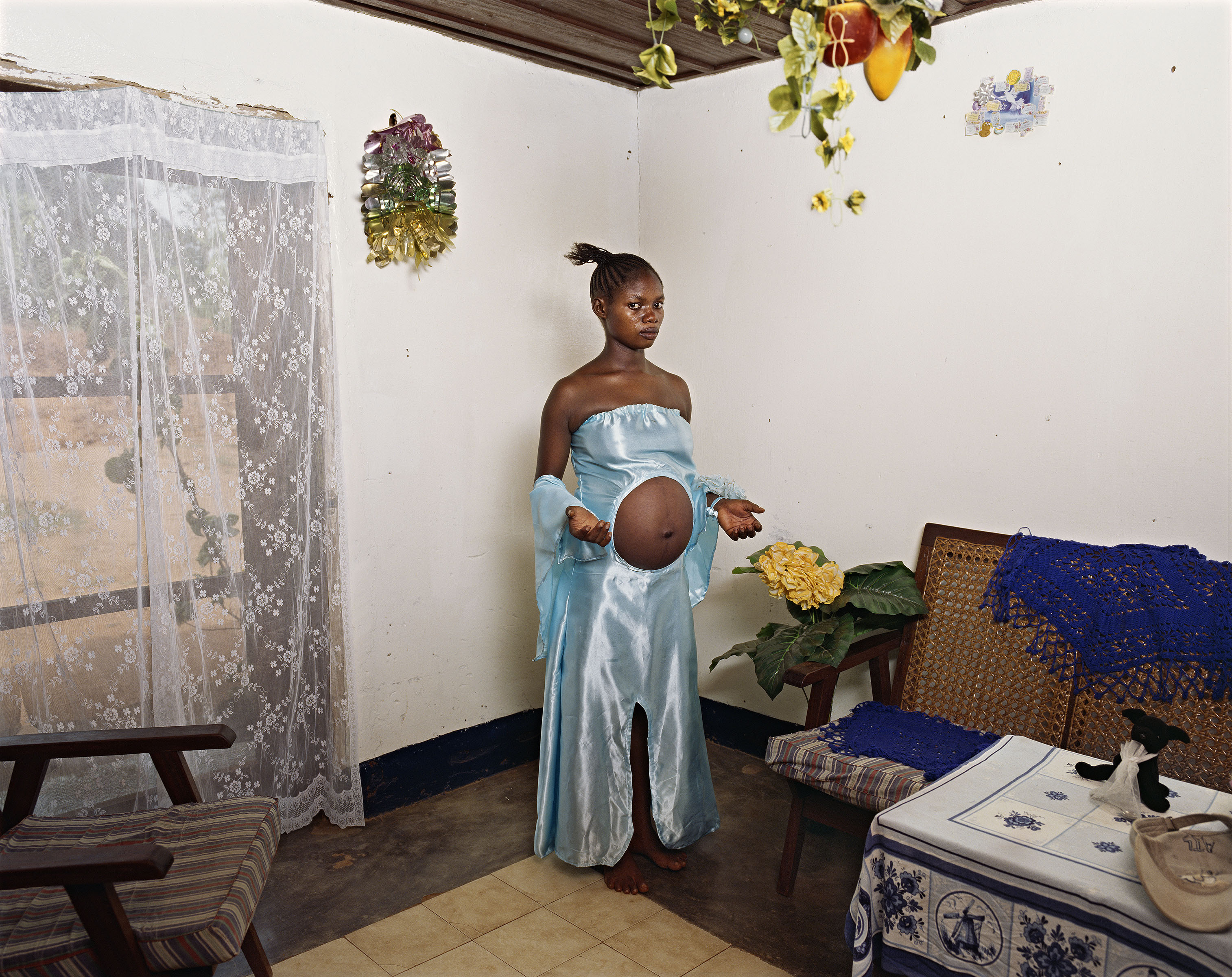 Deana Lawson. Mama Goma, Gemena, DR Congo, 2014 © Deana Lawson. Courtesy of Rhona Hoffman Gallery, Chicago.